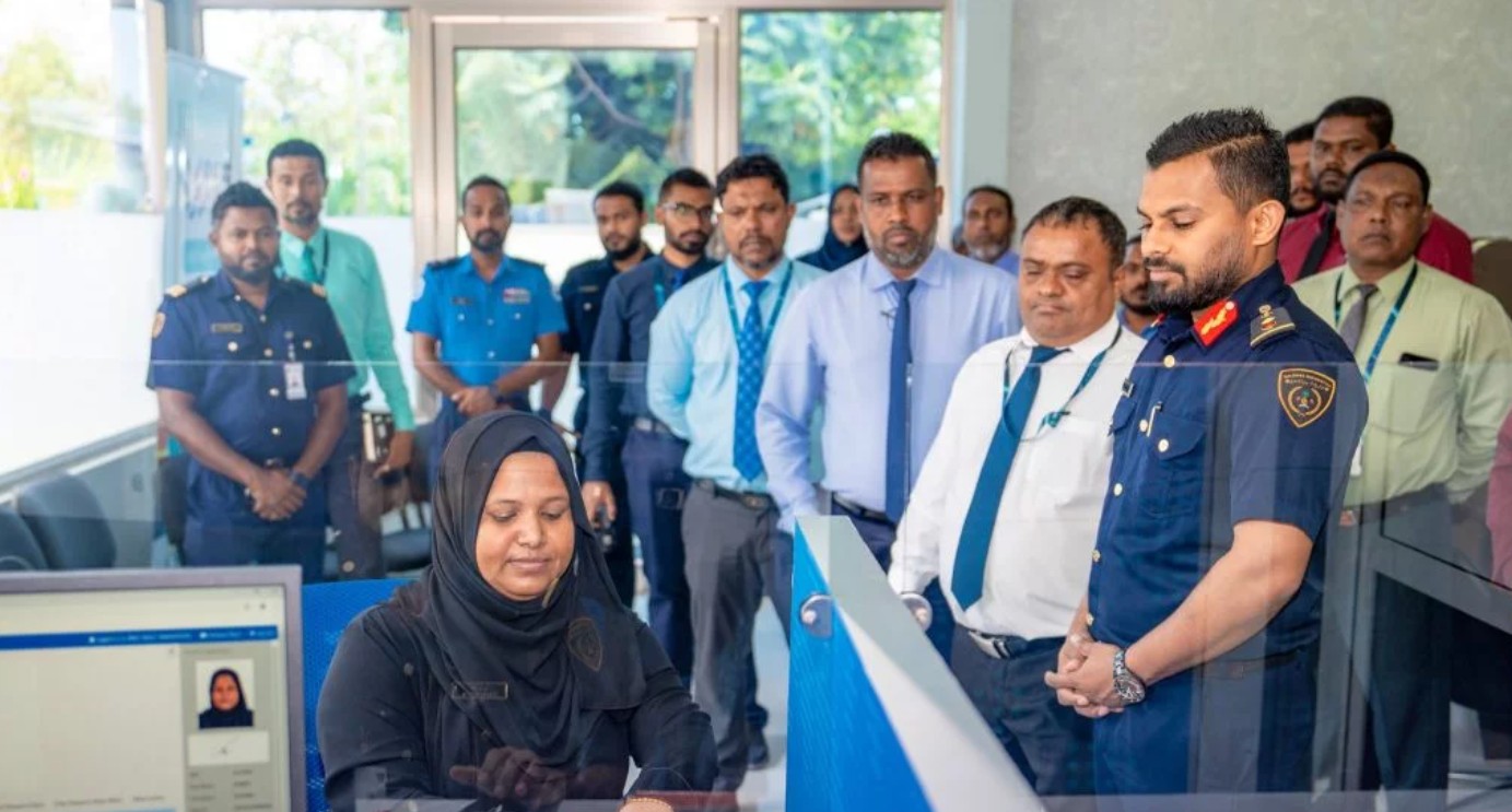 ށ. އަތޮޅުގައި ޕާސްޕޯޓްގެ ޚިދުމަތް ފަށައިފިި